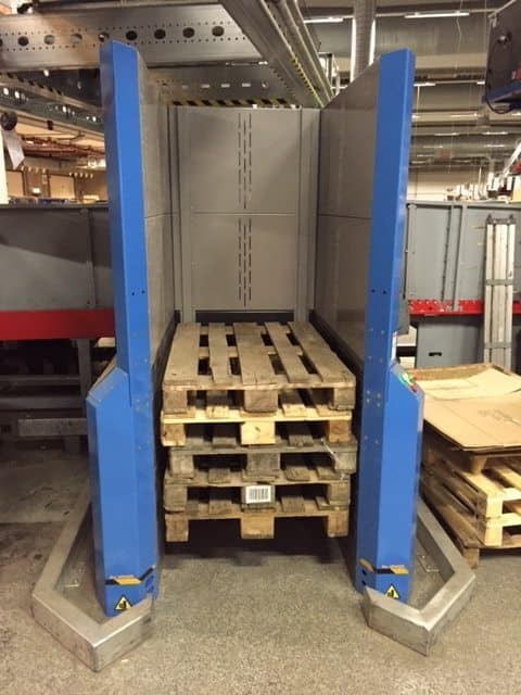, The Danish Postal Service optimizes their pallet flow and work safety with electrical pallet dispensers