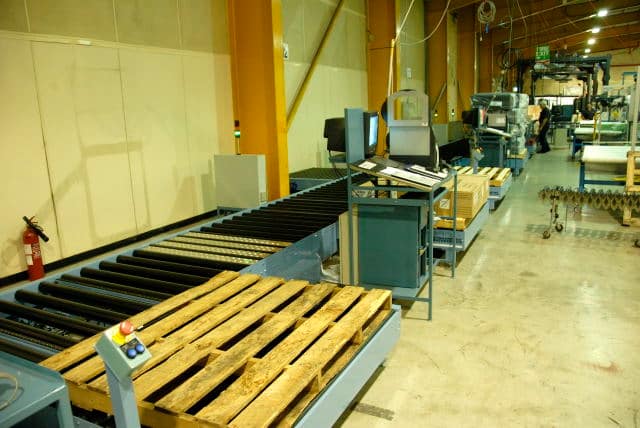 , Linpac Plastics Chose a Q Pallet Conveyor System for Their Finished Goods
